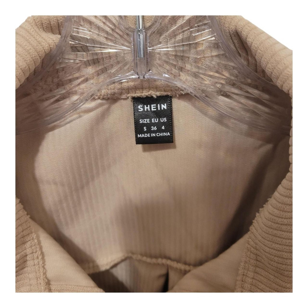 #cropped trendy‎ - Picture 3 of 5